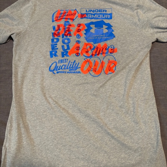 Mens M Grey Under Armour Shirt - Picture 2 of 3